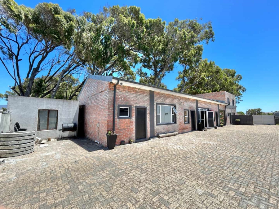 Commercial Property for Sale in Grassy Park Western Cape